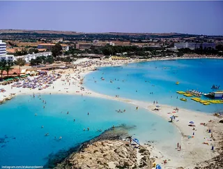 Turquoise water and sandy shore at Nissi Beach
